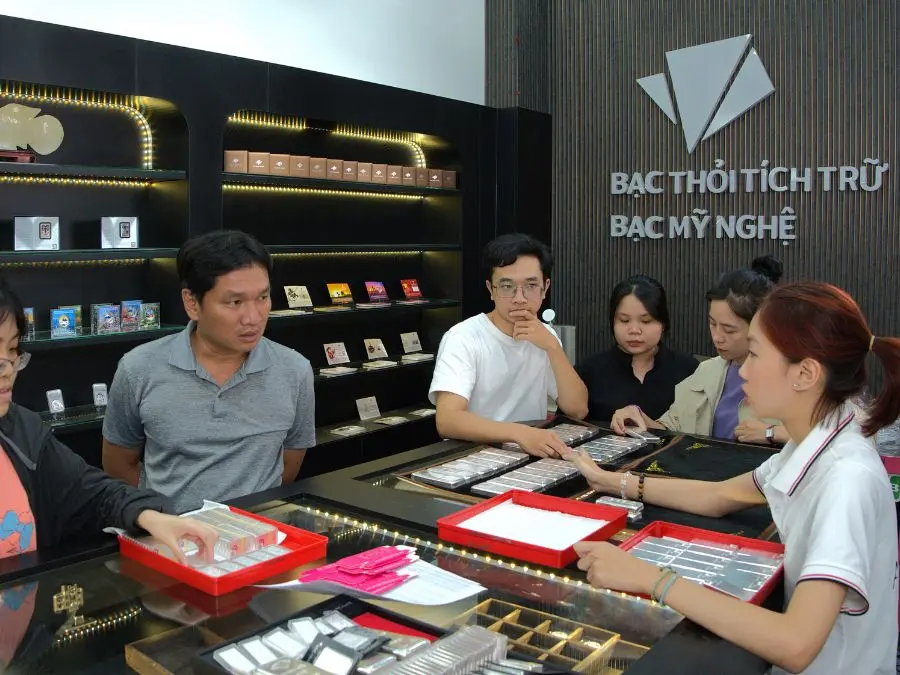 Nên dùng tiền nhàn rỗi trong việc đầu tư bạc miếng Giải đáp có nên đầu tư bạc miếng