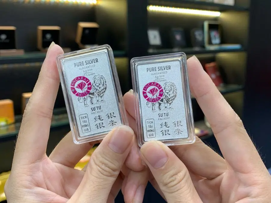 Đầu tư bạc hay gửi tiết kiệm?